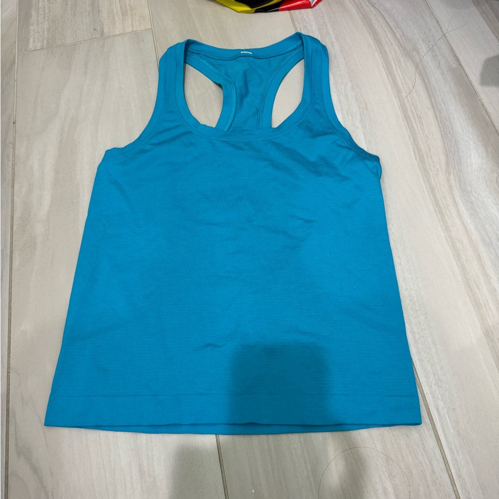 Lululemon tank